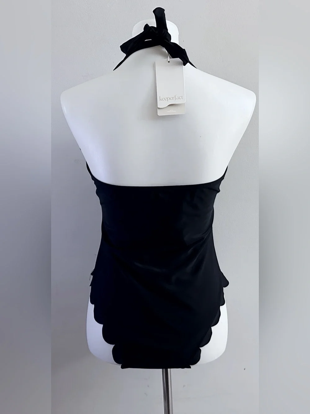 Keeper Fact Scalloped Halter One-Piece Swimsuit Black S Swimwear Beach Vacation